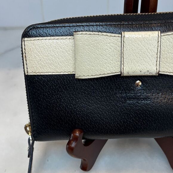 Kate Spade Wallet Leather Two-Tone Classic Bow Full Zip Continental Wallet - Picture 2 of 16